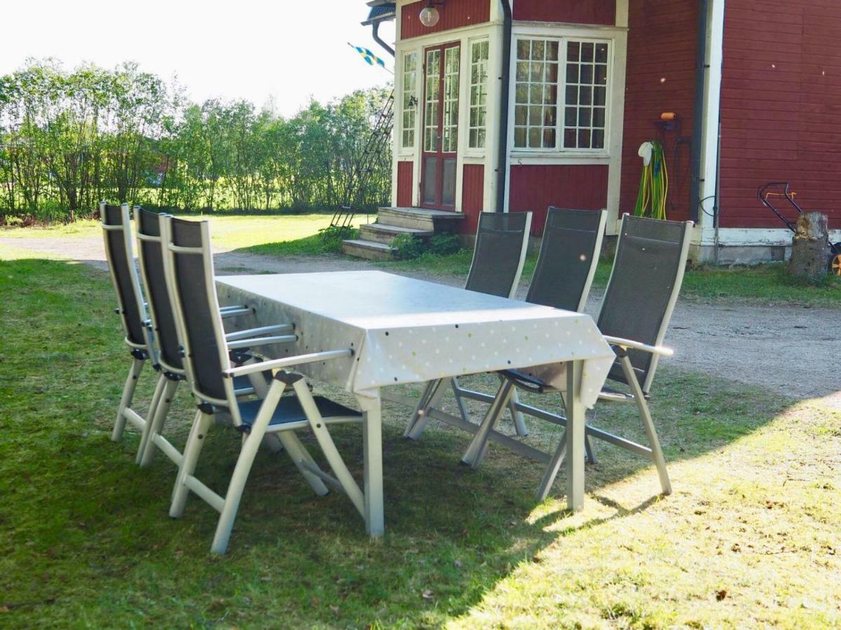 Orsastuguthyrning-Kyrkbyn Villa Bagian luar foto